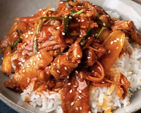 Spicy Pork DupBap (매운돼지덮밥) (辣猪肉盖饭）